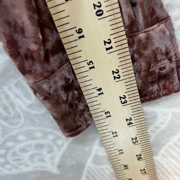 VINTAGE 90s 2000s MAUVE PINK CRUSHED VELVET SOFT GIRL BUTTON DOWN TOP SHIRT L - Picture 8 of 9